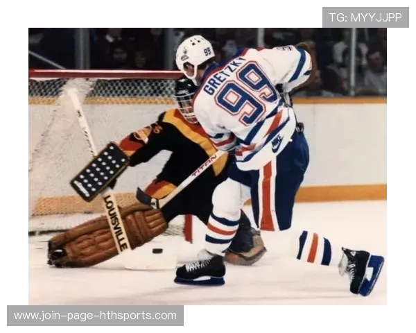 冰球巨星上演五分钟帽子戏法,全场沸腾 冰球巨星上演五分钟帽子戏法,全场沸腾