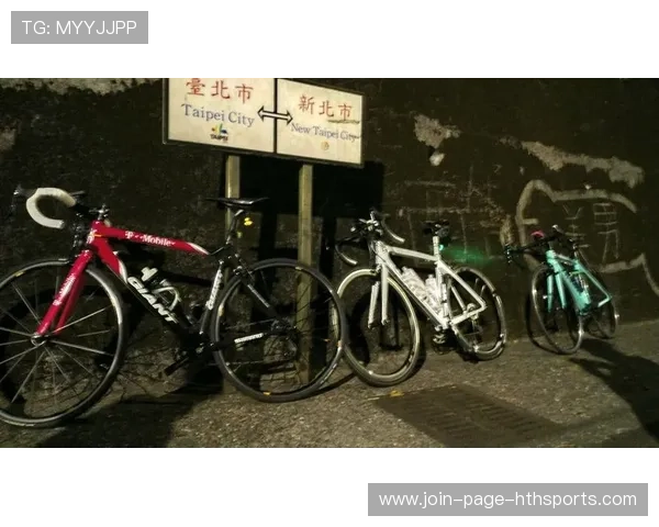 自行车山地队训练在瀑布下通过,画面疯传 自行车山地队训练在瀑布下通过,画面疯传